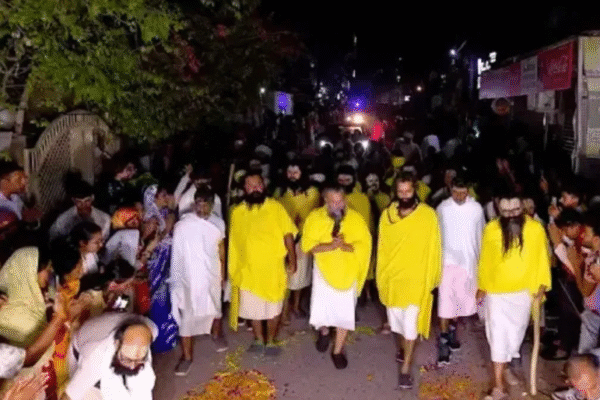 प्रेमानंद महाराज पदयात्रा